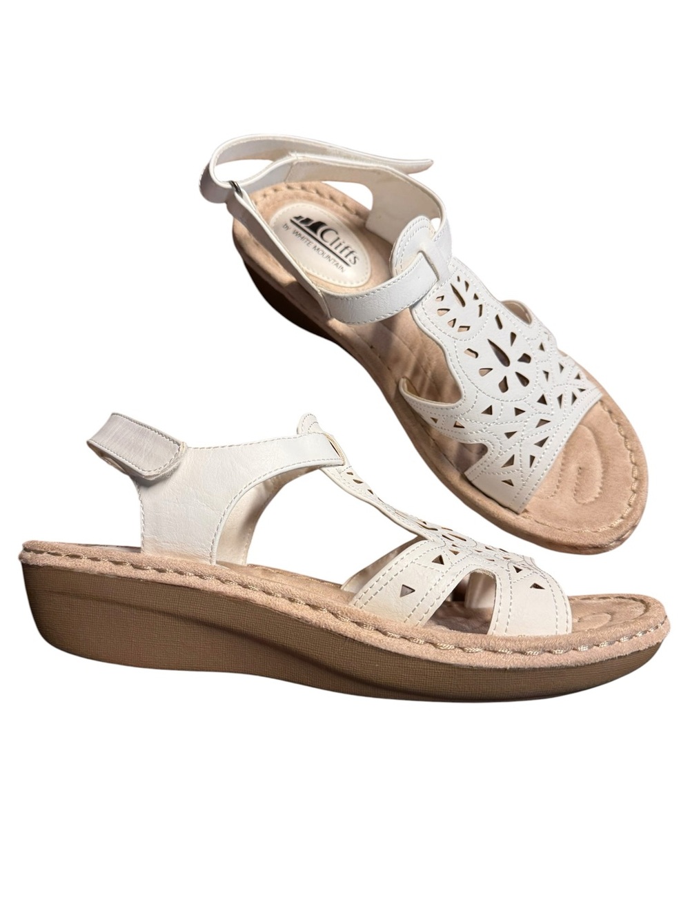 Cliffs by White Mountain Cruz Wedge Heel Sandals Size 9 White Adjustable Walking